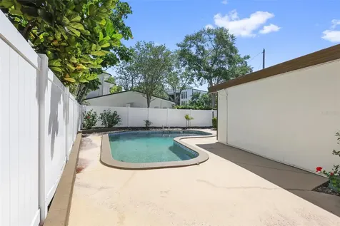 25 Sandpiper Road Tampa FL 33609