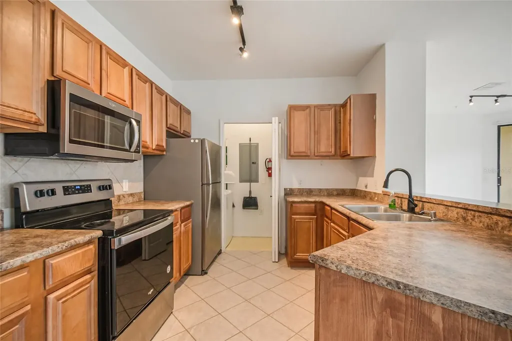 6157 Metrowest Boulevard Orlando FL 32835