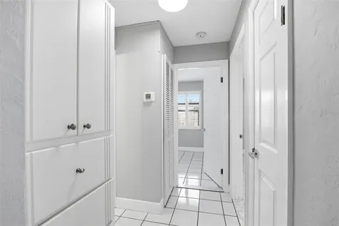 7500 Orpine Drive N St Petersburg FL 33702