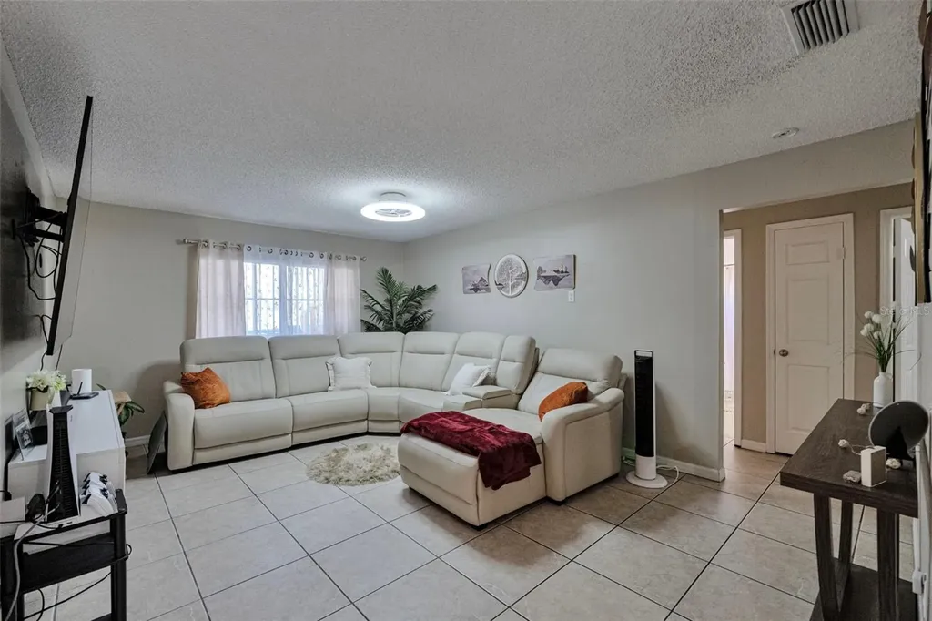 9724 Cypress Pond Avenue Tampa FL 33647
