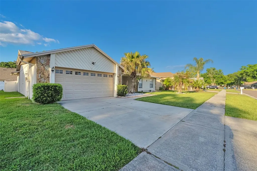 9724 Cypress Pond Avenue Tampa FL 33647