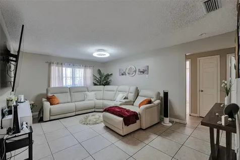 9724 Cypress Pond Avenue Tampa FL 33647