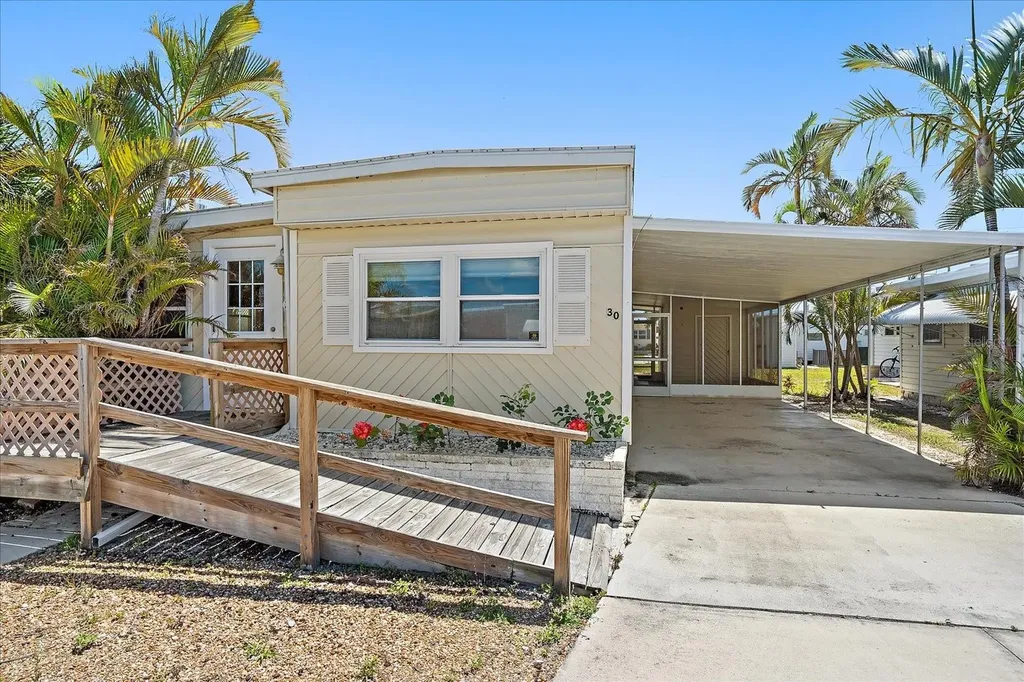 30 Flores Drive Palmetto FL 34221