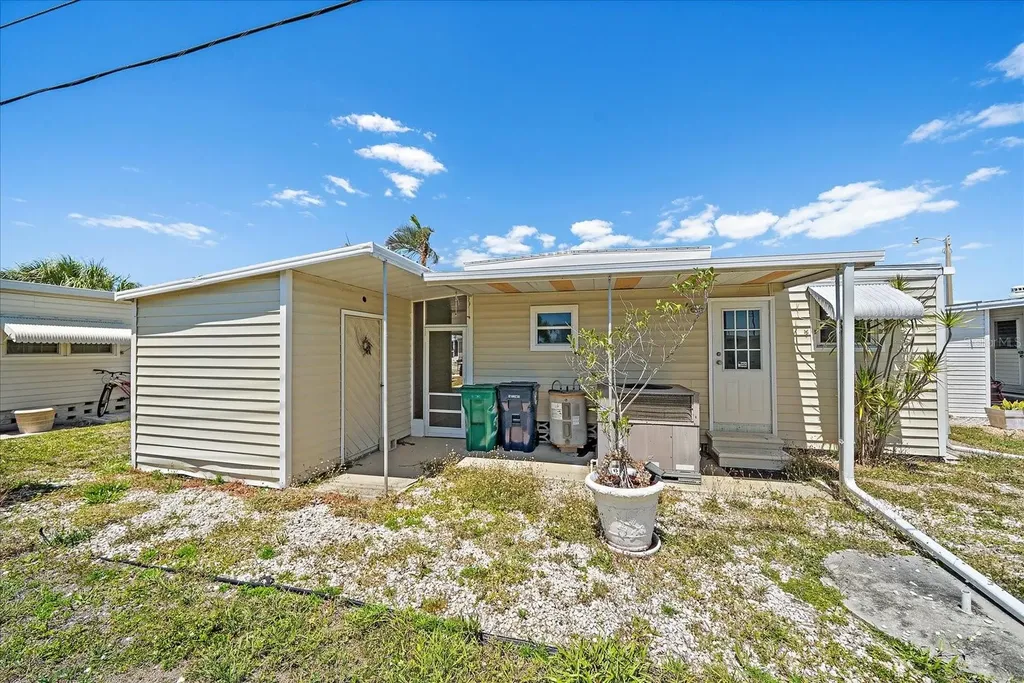 30 Flores Drive Palmetto FL 34221