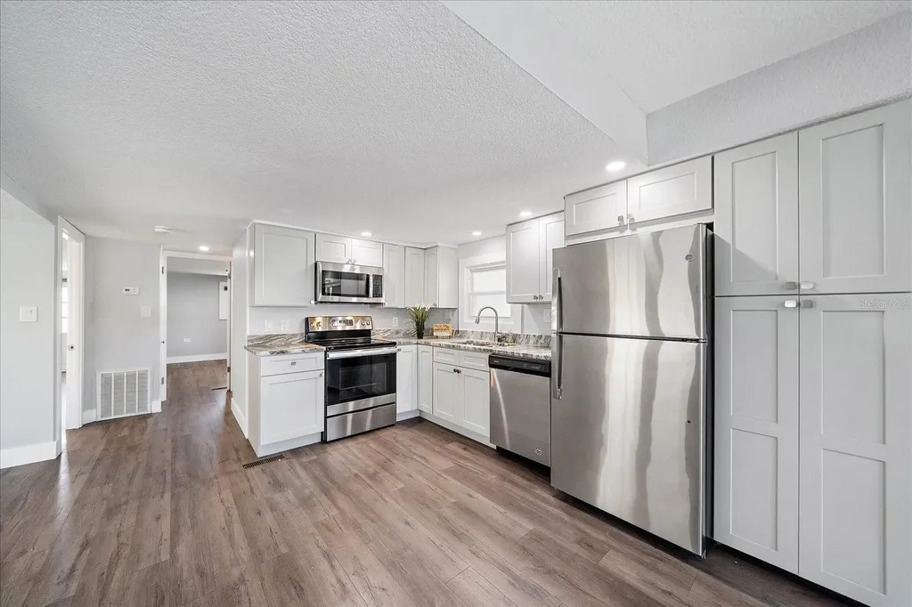 30 Flores Drive Palmetto FL 34221
