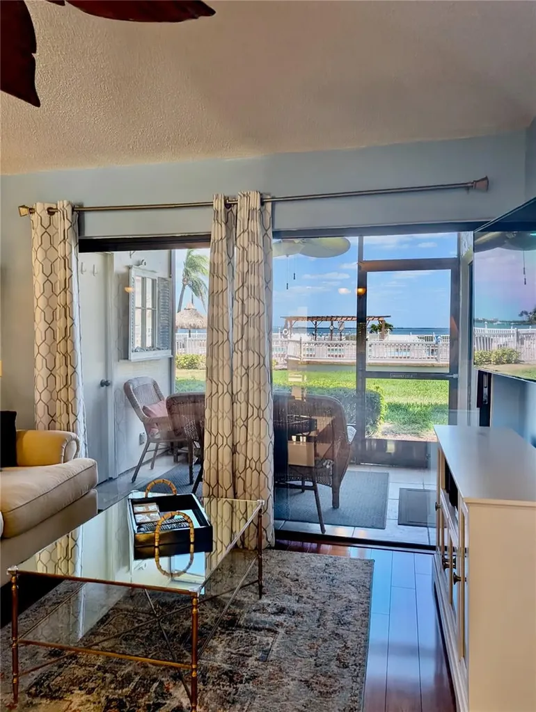 6218 Palma Del Mar Boulevard S St Petersburg FL 33715