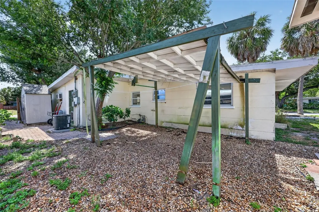 5828 22nd Street W Bradenton FL 34207