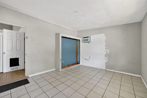 5828 22nd Street W Bradenton FL 34207
