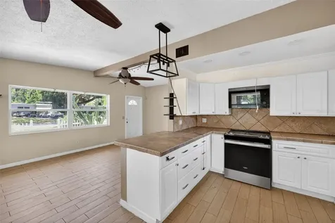 5828 22nd Street W Bradenton FL 34207