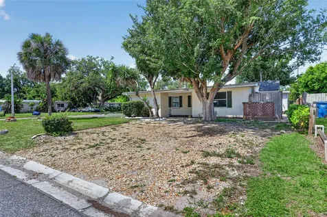 5828 22nd Street W Bradenton FL 34207