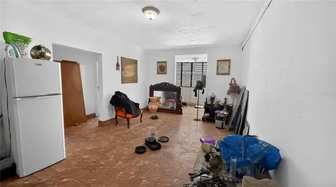 162 La Placita De Santurce, Dos Hermanos San Juan PR 00907