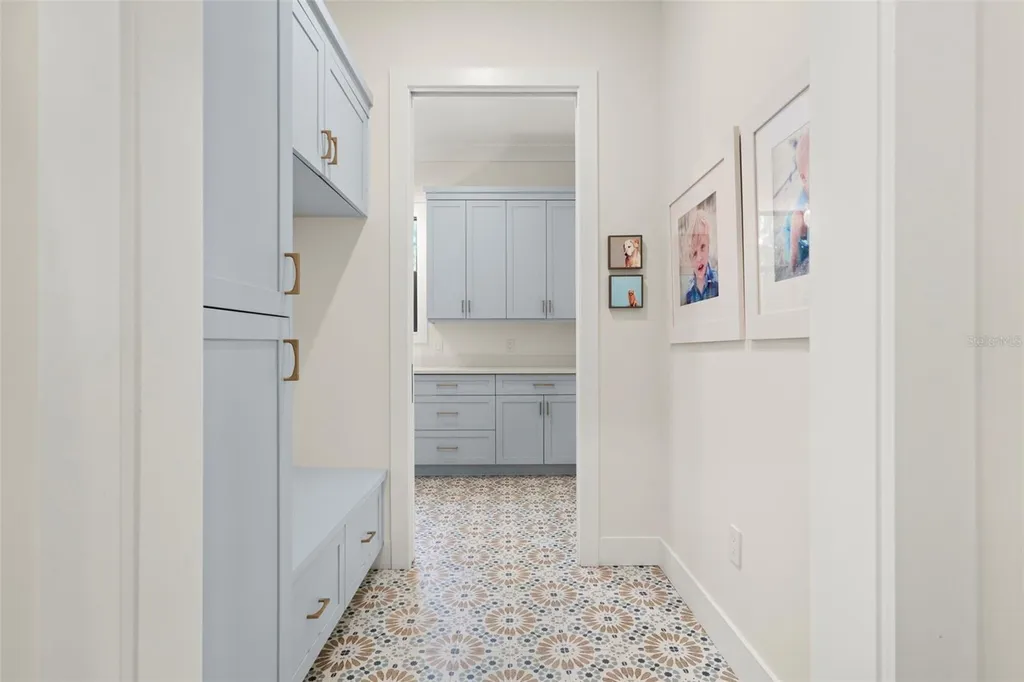 1815 S Lake Shore Drive Sarasota FL 34231