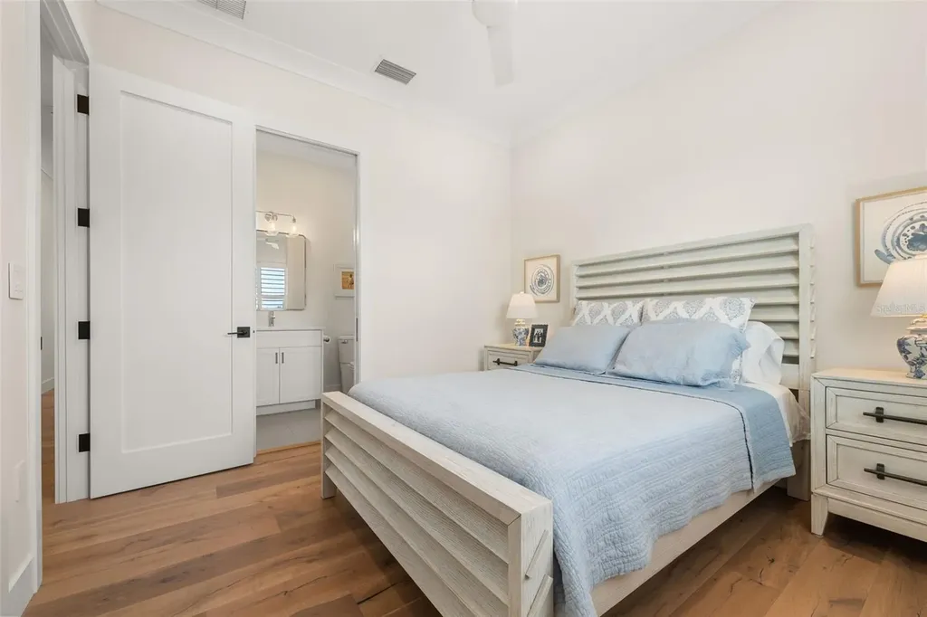 1815 S Lake Shore Drive Sarasota FL 34231