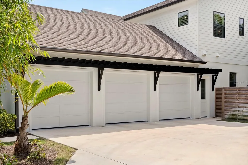 1815 S Lake Shore Drive Sarasota FL 34231
