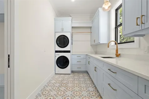 1815 S Lake Shore Drive Sarasota FL 34231