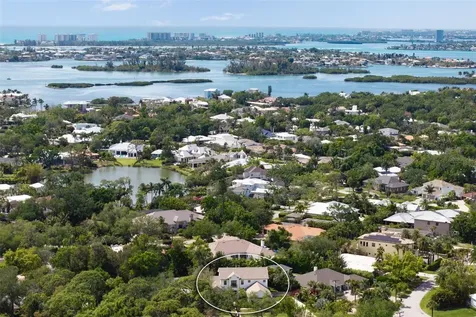 1815 S Lake Shore Drive Sarasota FL 34231