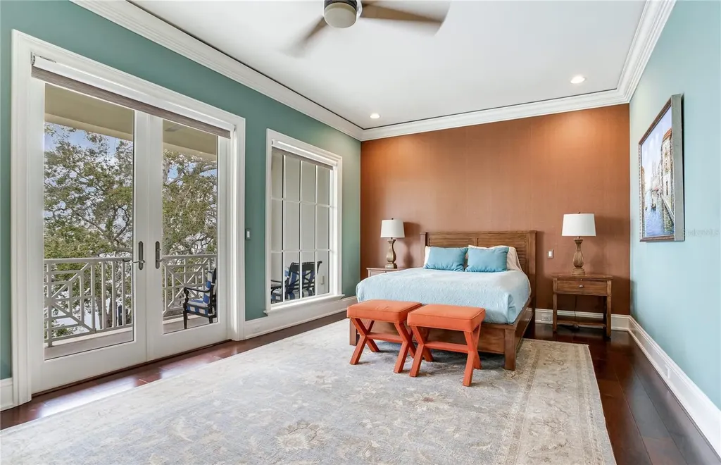 52 Ladoga Avenue Tampa FL 33606