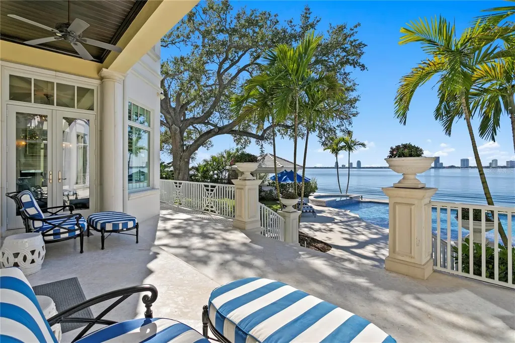 52 Ladoga Avenue Tampa FL 33606