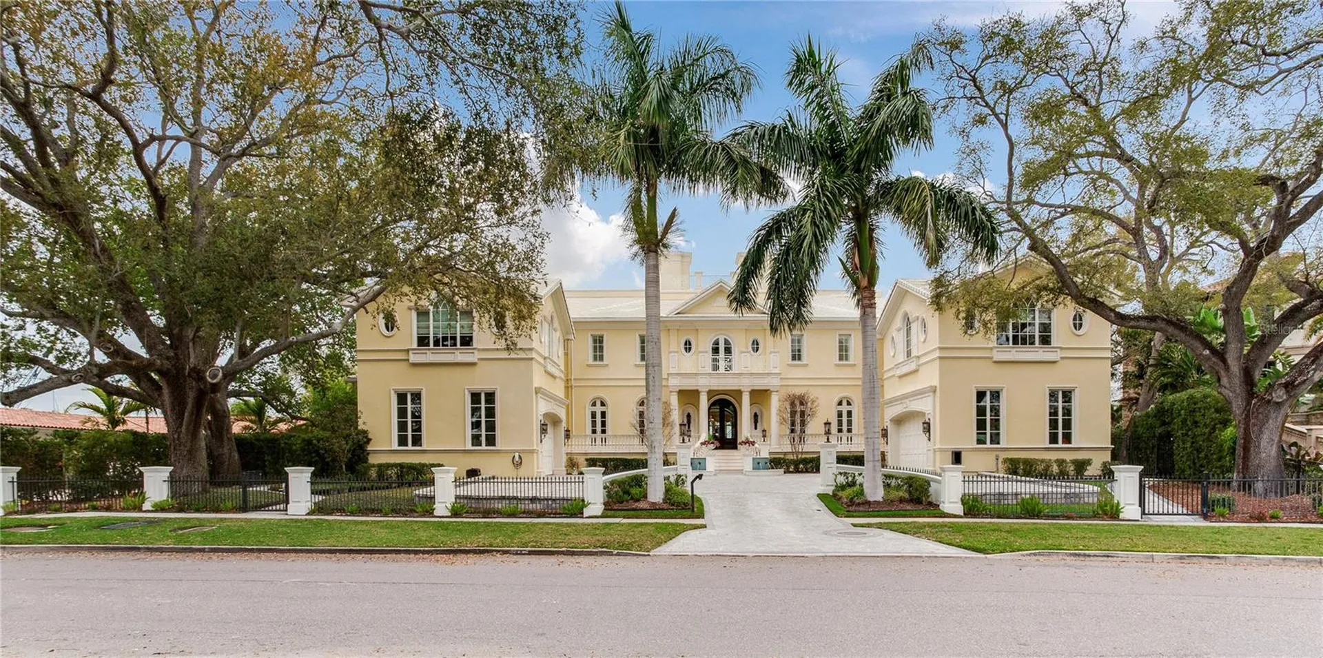 52 Ladoga Avenue Tampa FL 33606