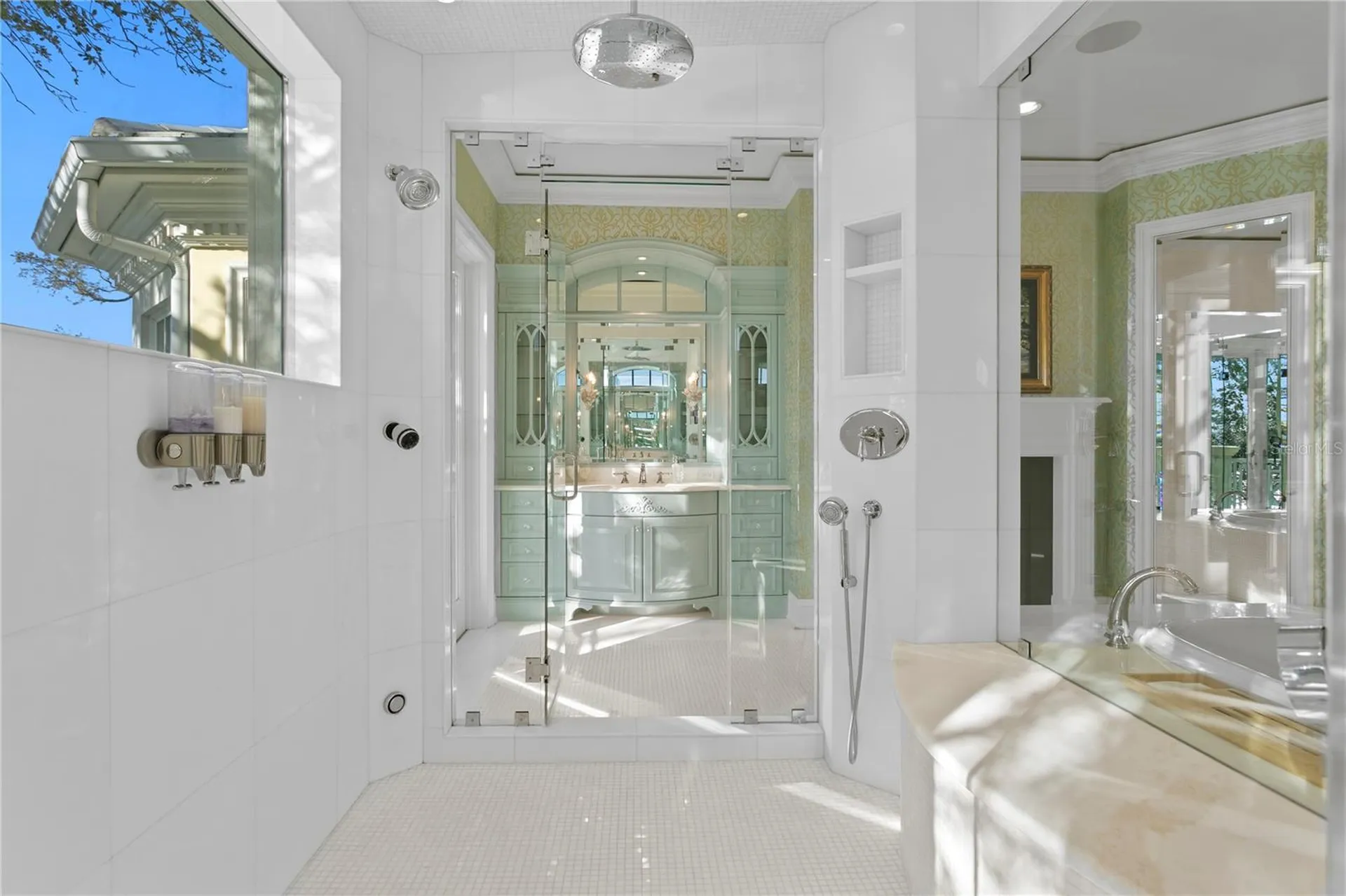 52 Ladoga Avenue Tampa FL 33606
