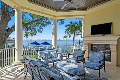 52 Ladoga Avenue Tampa FL 33606