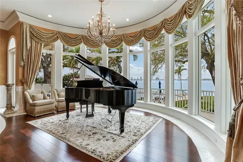 52 Ladoga Avenue Tampa FL 33606