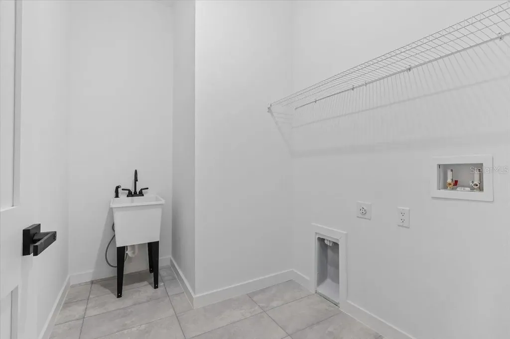 8677 N Circular Way Citrus Springs FL 34434
