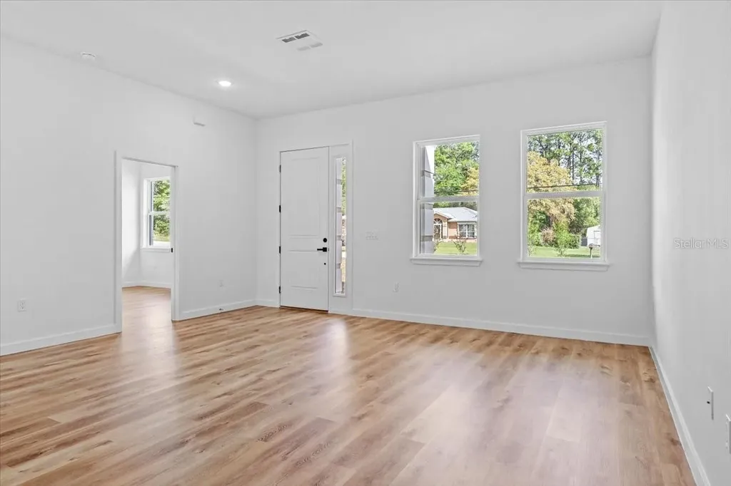 8677 N Circular Way Citrus Springs FL 34434