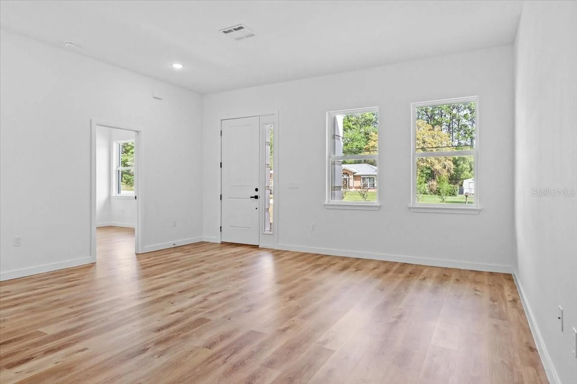 8677 N Circular Way Citrus Springs FL 34434