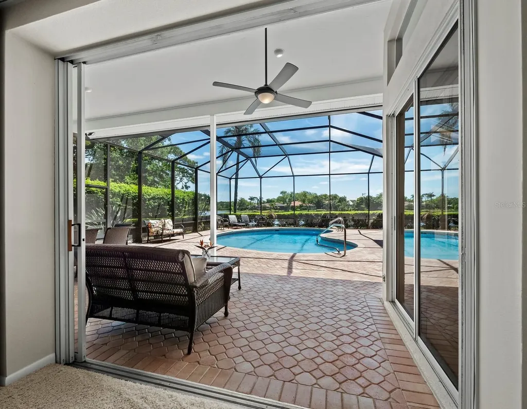8615 Woodbriar Drive Sarasota FL 34238