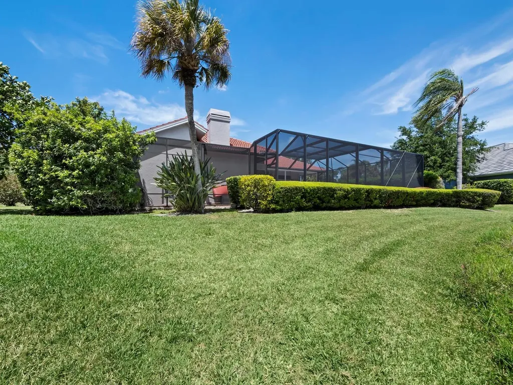 8615 Woodbriar Drive Sarasota FL 34238
