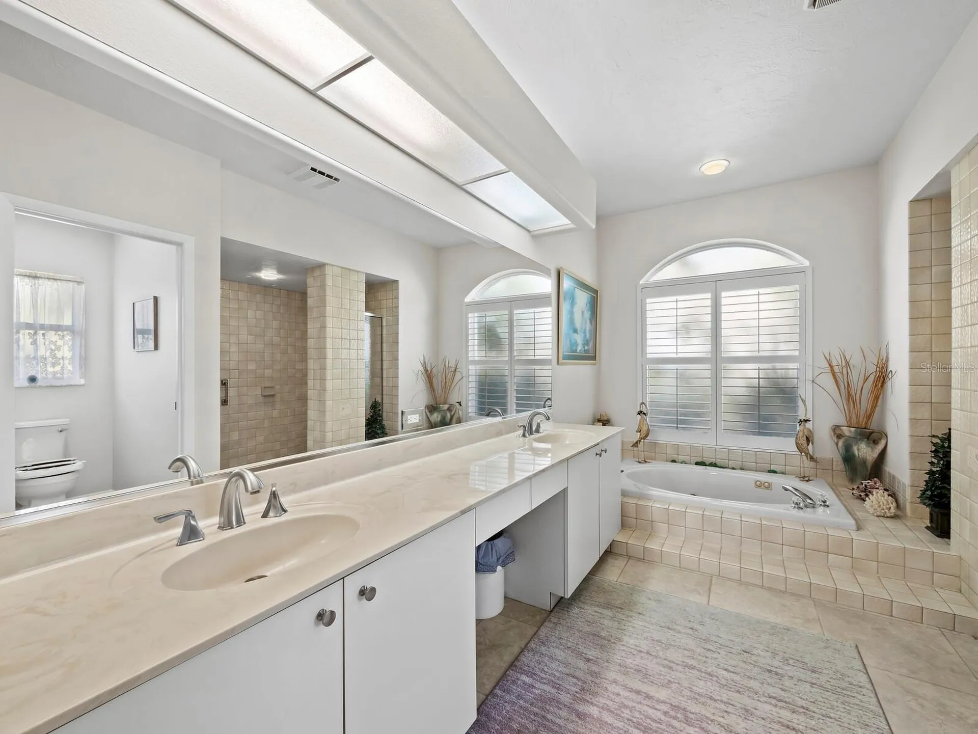 8615 Woodbriar Drive Sarasota FL 34238