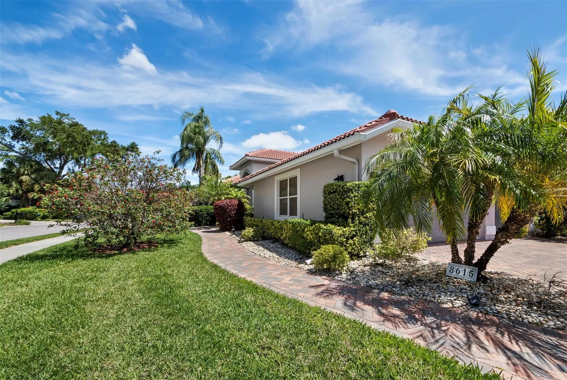 8615 Woodbriar Drive Sarasota FL 34238