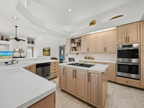 8615 Woodbriar Drive Sarasota FL 34238