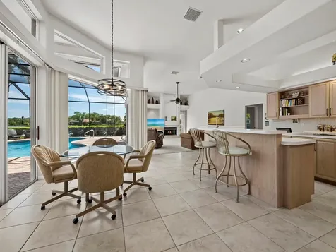 8615 Woodbriar Drive Sarasota FL 34238
