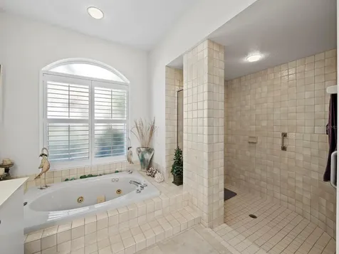 8615 Woodbriar Drive Sarasota FL 34238
