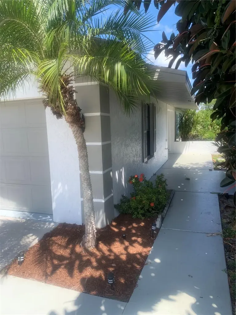 4753 Ringwood Meadow Sarasota FL 34235