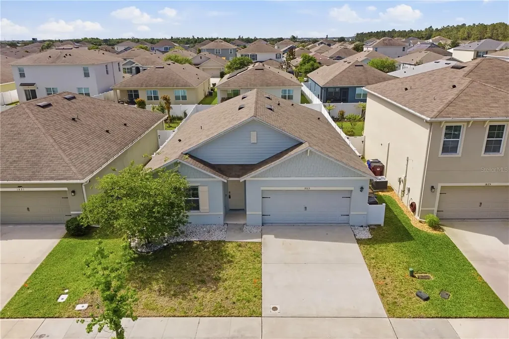 1823 Bluepoint Street St Cloud FL 34771