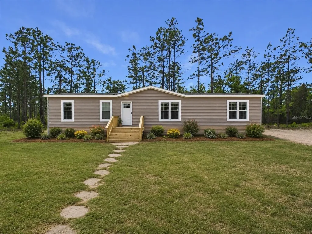 137 Beulah Drive Hawthorne FL 32640