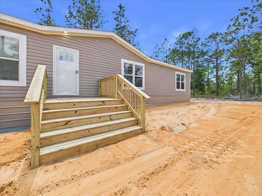 137 Beulah Drive Hawthorne FL 32640