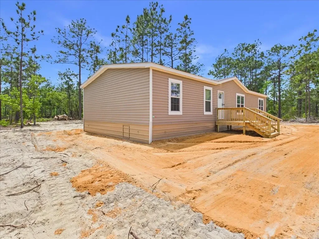 137 Beulah Drive Hawthorne FL 32640