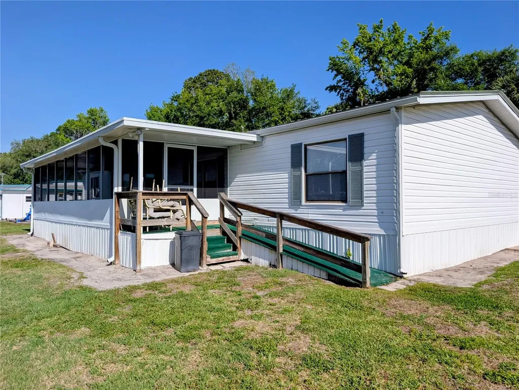 25836 Manhattan Lane Astor FL 32102