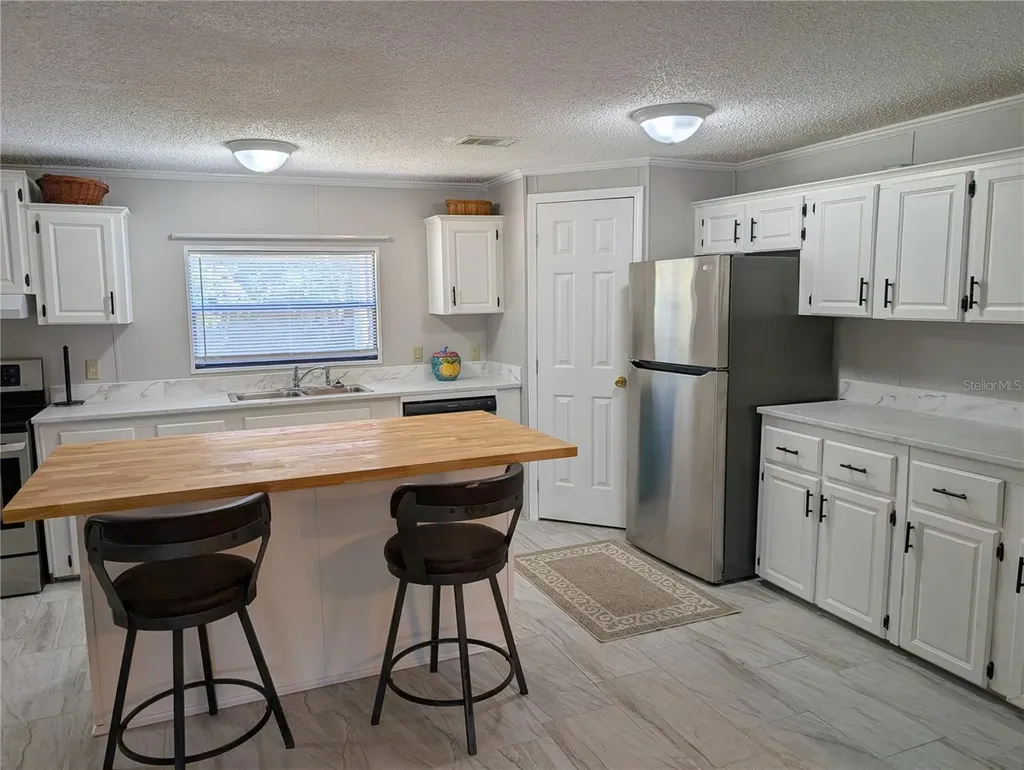 25836 Manhattan Lane Astor FL 32102