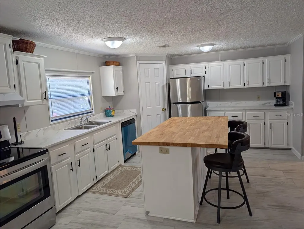 25836 Manhattan Lane Astor FL 32102