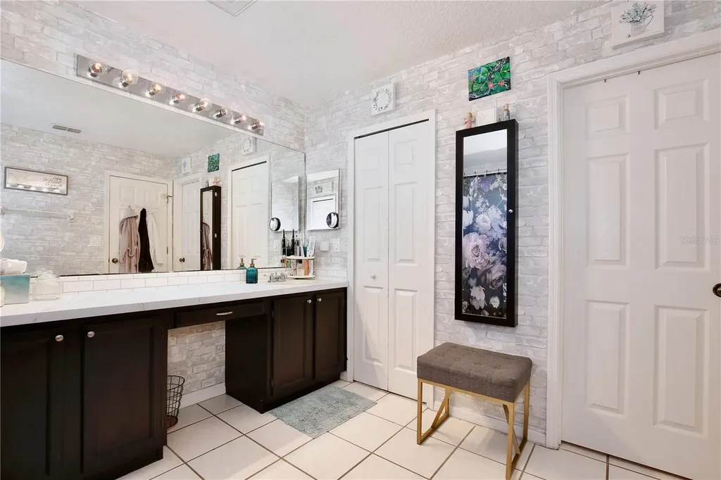 2115 Heathwood Circle Orlando FL 32828
