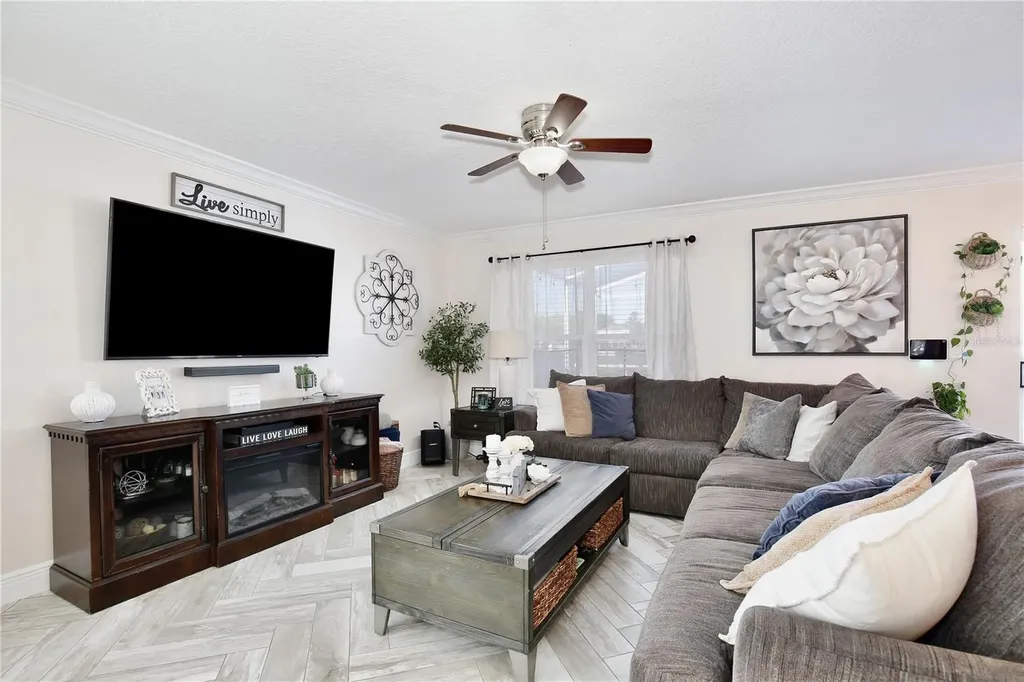2115 Heathwood Circle Orlando FL 32828