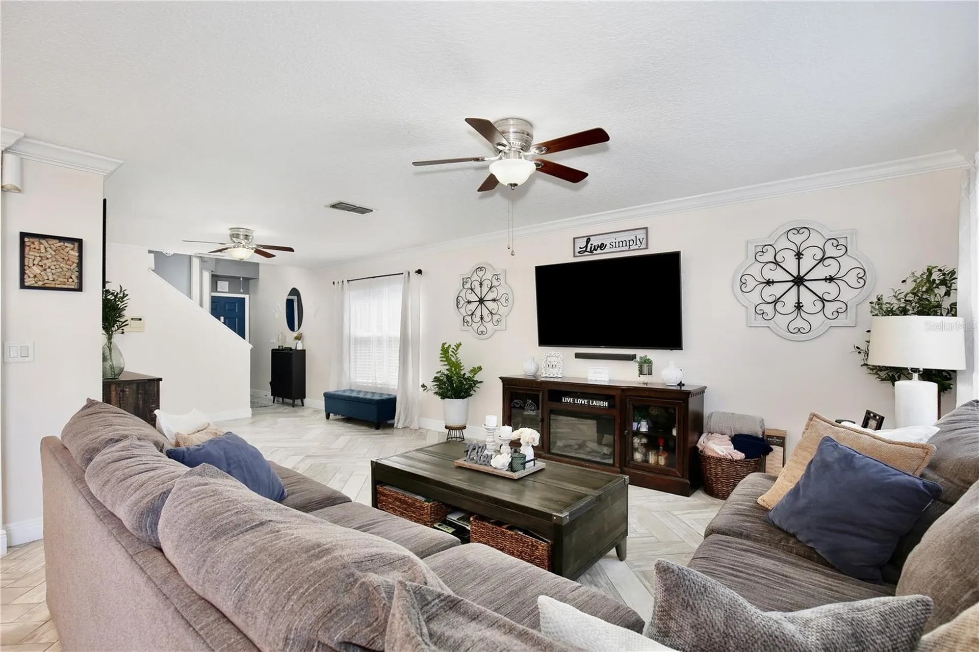2115 Heathwood Circle Orlando FL 32828