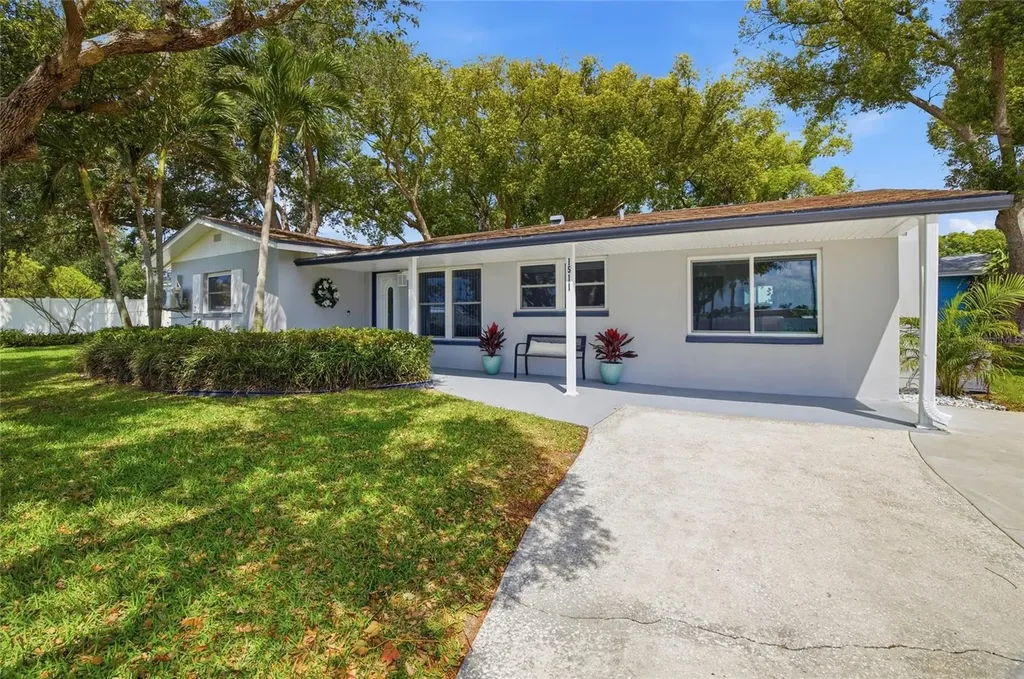 1511 4th Street SW Largo FL 33770