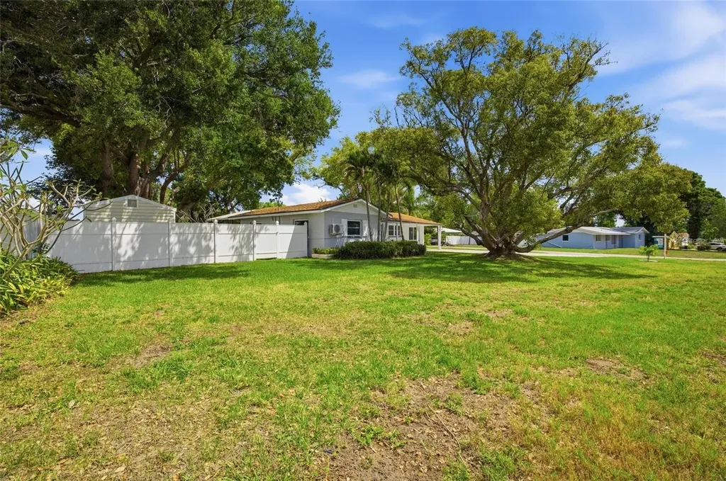 1511 4th Street SW Largo FL 33770