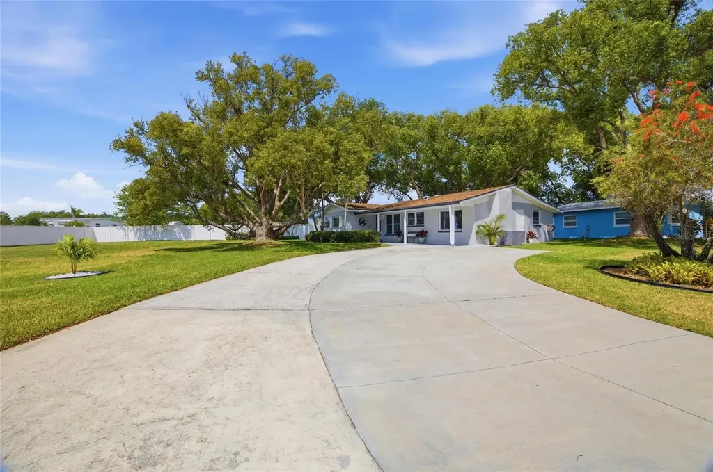 1511 4th Street SW Largo FL 33770